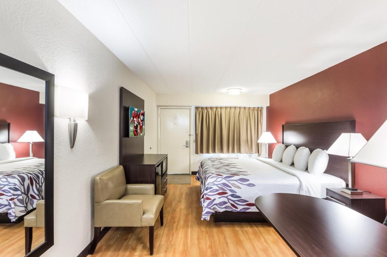 Red Roof Inn Milwaukee Airport Oak Creek Exterior photo