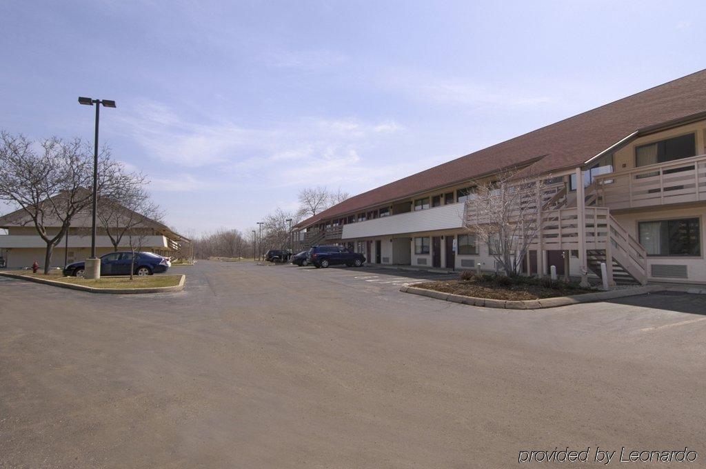 Red Roof Inn Milwaukee Airport Oak Creek Exterior photo